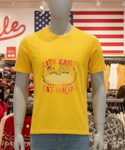 Camiseta Live Fast Eat Miojo Belle Belinha Yellow T Shirt